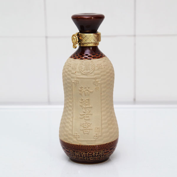 素燒白色陶瓷酒瓶